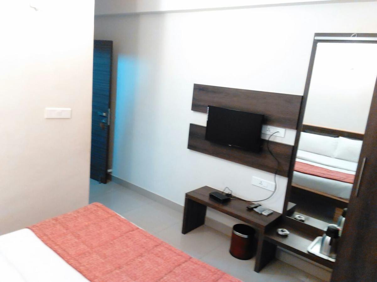 Hotel Sivaranjani เอโรด ภายนอก รูปภาพ